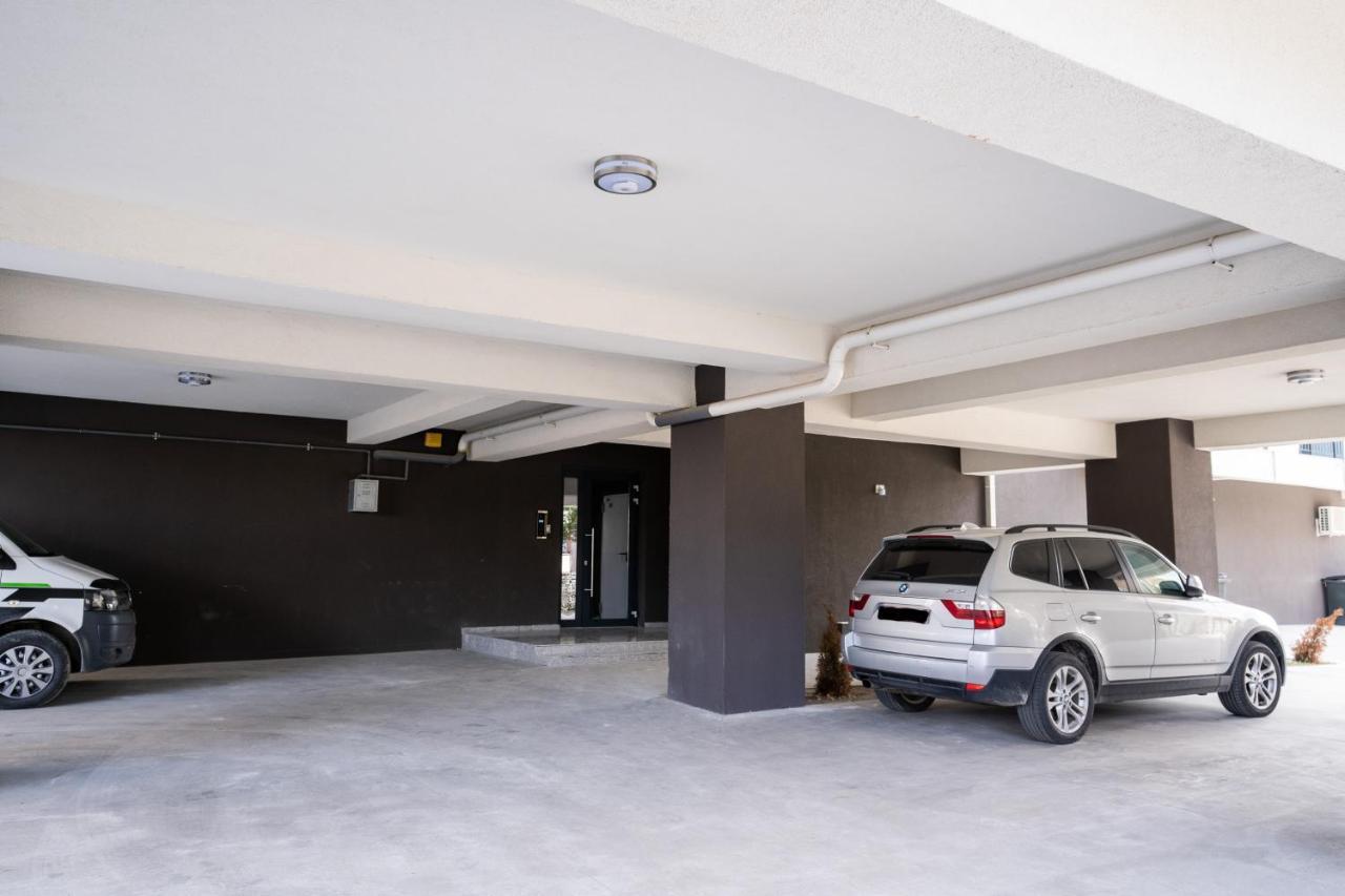 Velier Holiday Apartments Mamaia Exterior photo