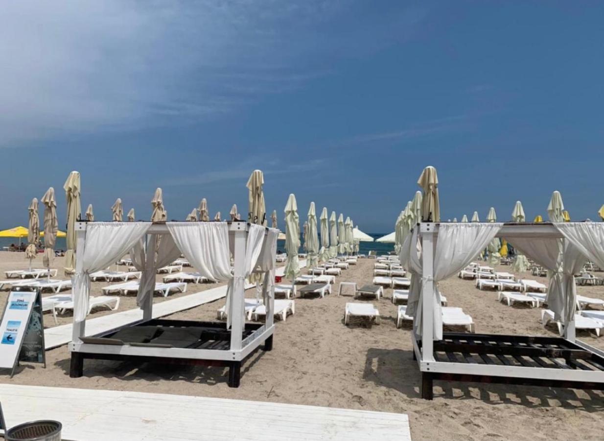 Velier Holiday Apartments Mamaia Exterior photo