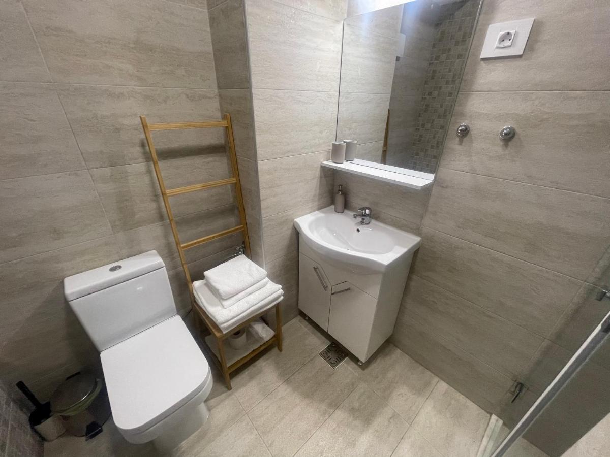 Velier Holiday Apartments Mamaia Exterior photo